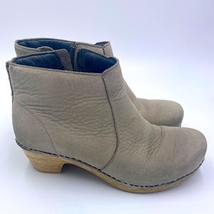 Dansko leather clogs booties 9302161400 36